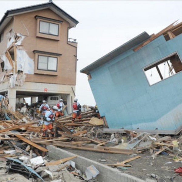 За време на земјотрес се оди четириножно: Неколку совети за спас на вашиот живот