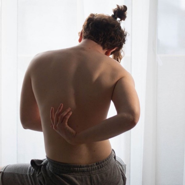 Експертите со предупредување: Болката во грбот е сигнал за три смртоносни заболувања