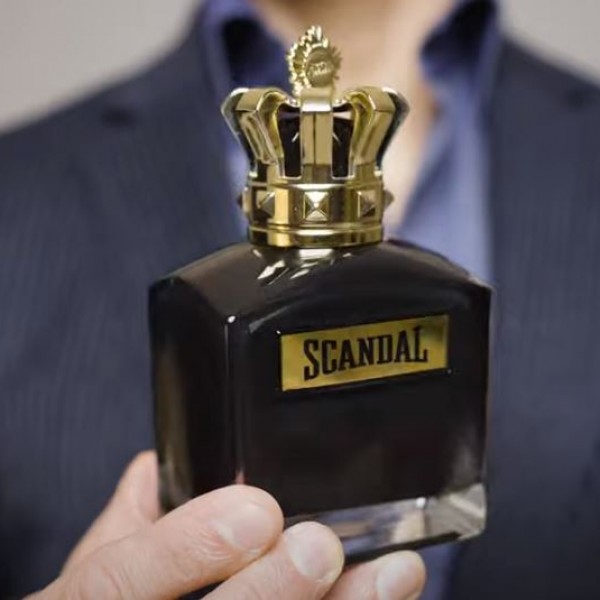Scandal Le Parfume: Мирис за силни мажи кои знаат што сакаат