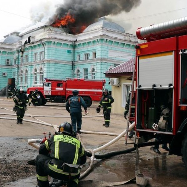 Херојскиот чин на руските лекари: Додека болницата гореше, два часа го оперираа срцето на пациентот