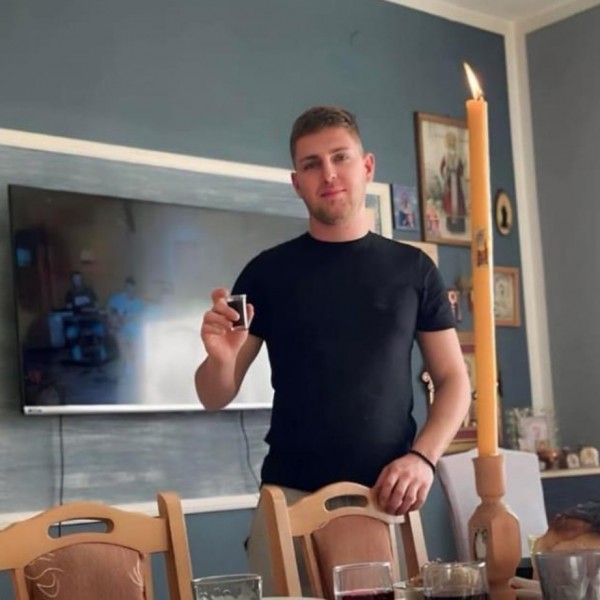ЖИВЕАМ СО НЕГОВИТЕ СЛИКИ И ВИДЕА, НИКОГАШ НЕМА ДА БИДЕ ПОЛЕСНО - болни зборови на мајката на Немања, убиен во масакрот кај Младеновац