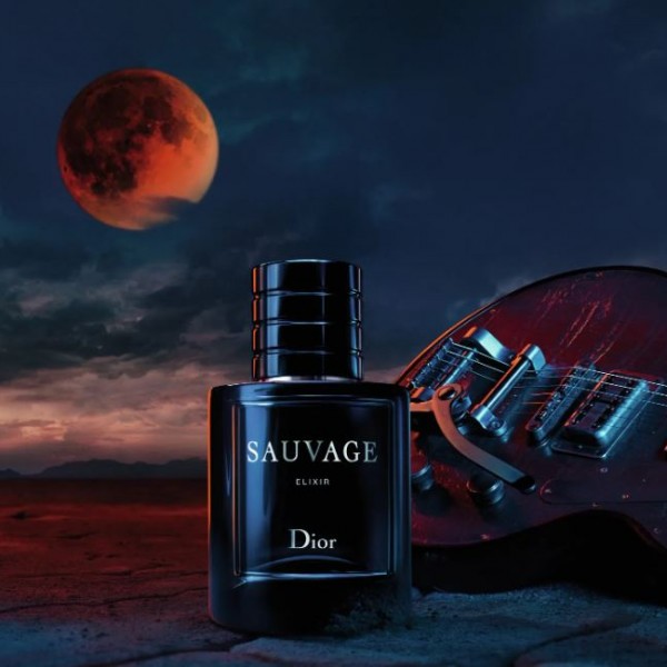 Најдобриот машки парфем за 2025 година: „Dior Sauvage Elixir“ останува неприкосновен