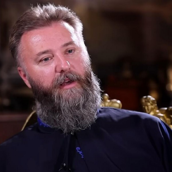„И тогаш добивате жена која е фрустрирана“: Отец Предраг Поповиќ ја откри причината за распадот на браковите