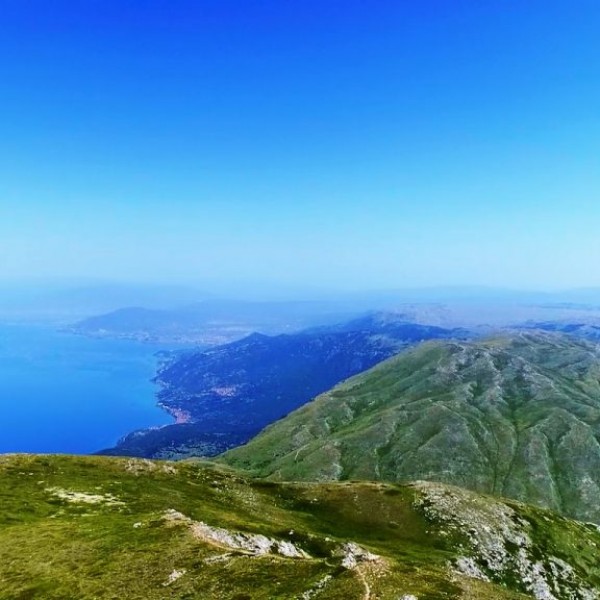 Вози, уживај, истражи: Најубавите патишта за „road trip“ низ Македонија
