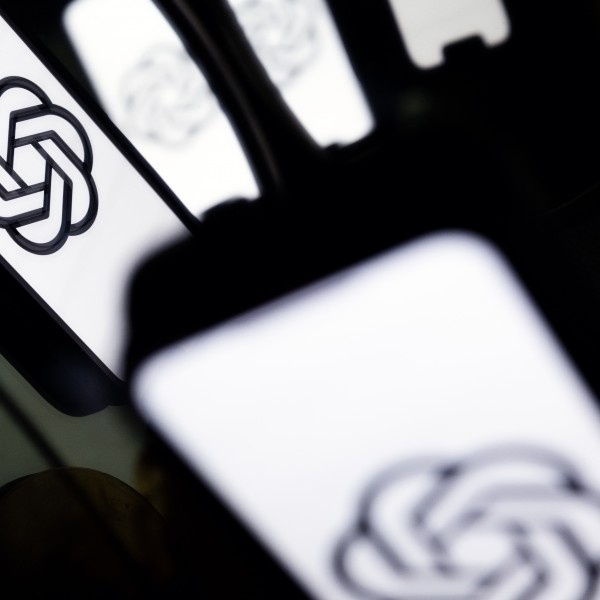 Веќе не се знае кој е бот, а кој човек: Вештачката интелигенција направи 'ршум на пазарот на труд