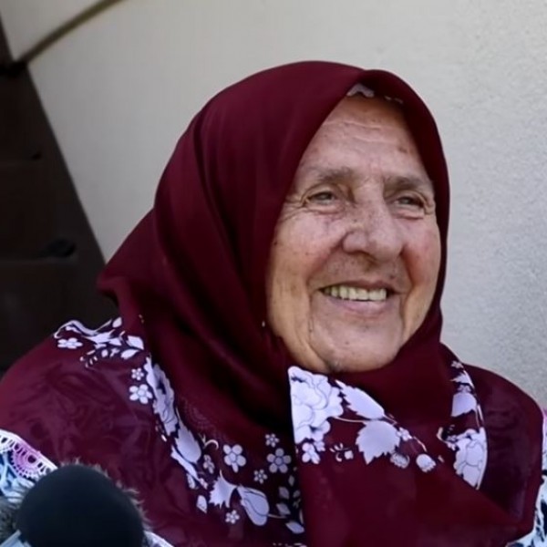 „Не е лесно да се омажиш по толку години брак, но ја најдов среќата“: Јасмина ужива во бракот на стари години, а еве како одлучила да се омажи