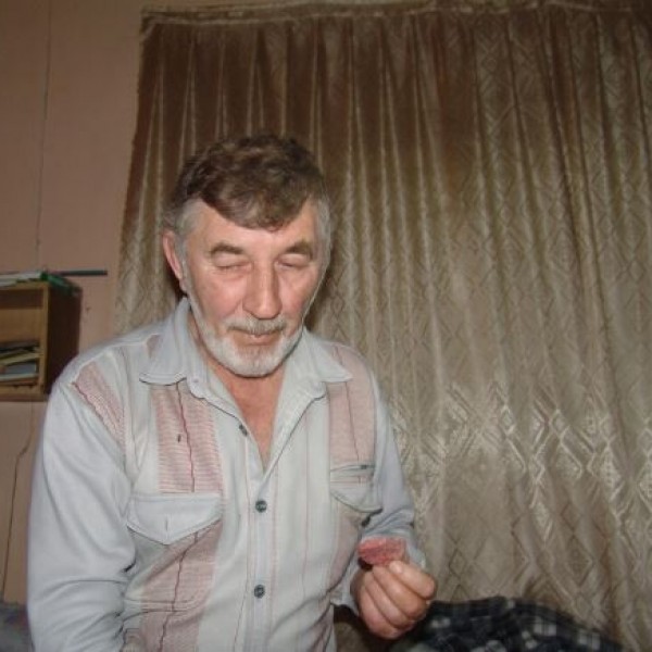 Сега живее во шупа без вода: „Кога ми ги ампутираа нозете, сиот имот му го префрлив на пријателот Синиша, за да ме чува“ ...