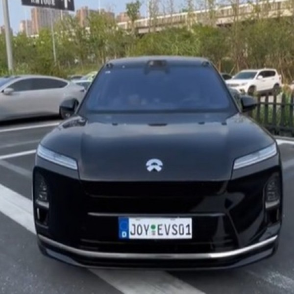 Овој кинески автомобил е вистински хит, би можел да ја освои Европа: Ги руши цените и ја крева стапката на луксузот