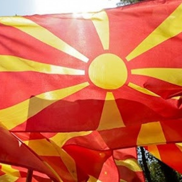 Владата не размисува за намалување на бројот на празници