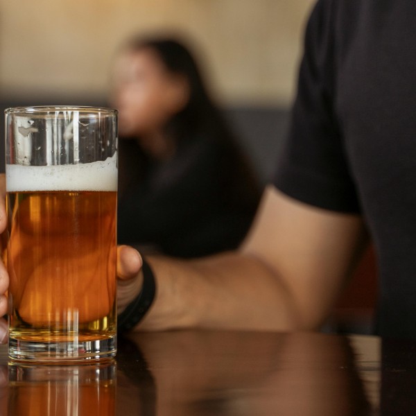 Болна исповед на Петар: Никој не забележувал дека е алкохоличар, но на 30 години му пропаднале мускулите и му умреле сите пријатели од зависност