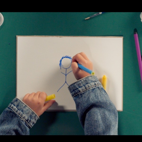 Социјален експеримент: Што се случува кога од децата ќе побараме да нацртаат човек?