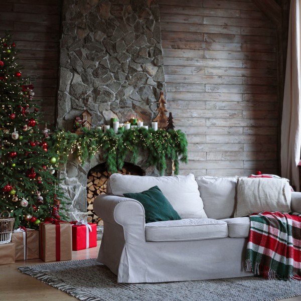 Потребни ви се само 1200 денари да ја освежите дневната соба и од неа да направите вистинска празнична магија: Совет од дизајнерка