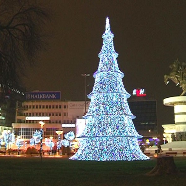 Скопје ќе се украсува новогодишно за 53.000 евра