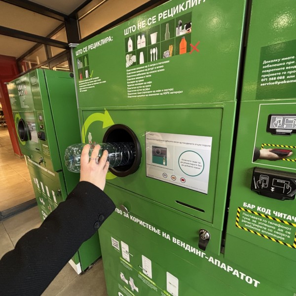 Селектирај и донирај: Преку системот на повратни машини на Пакомак граѓаните донираа за СОС Детско Село