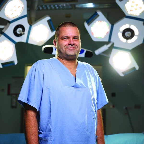 Интервју со доц. д-р Миленко Костов: „БОЛКАТА ВО ВРАТОТ СТАНУВА СЕКОЈДНЕВИЕ – СÈ ПОЧЕСТО КАЈ МЛАДИ ЛУЃЕ ОТКРИВАМЕ ЦЕРВИКАЛНА ДИСКУС ХЕРНИЈА“